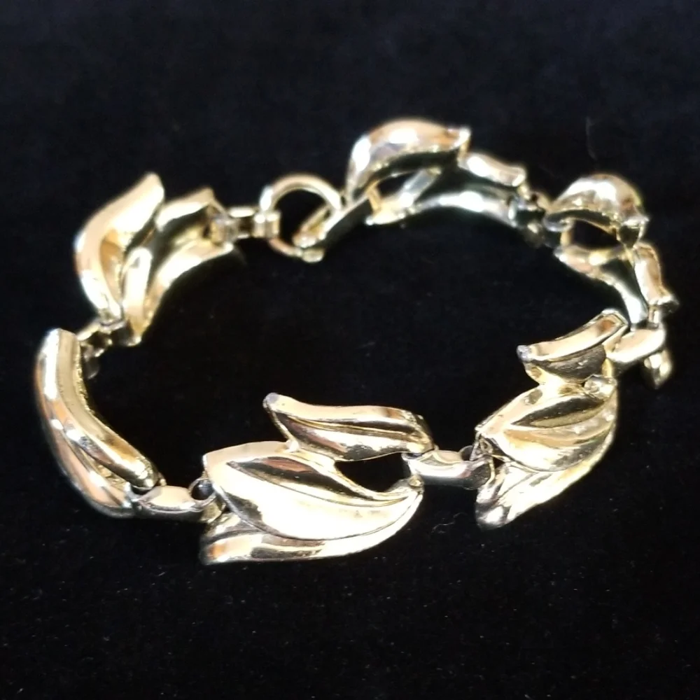 Vintage Mid Century Goldtone Link Metal Bracelet